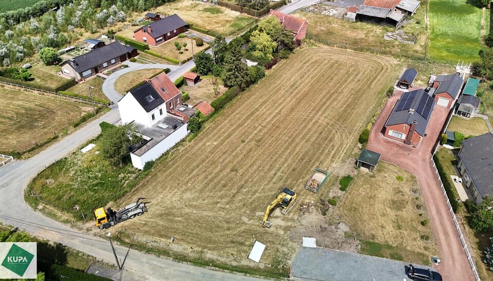 Het nieuw te bouwen Bedrijvenpark Biest in Ronse omvat 6 kwalitatieve KMO-units met oppervlaktes van ca. 233 m&sup2; tot 238 m&sup2;, eventueel uit te breiden met een mezzanine. De units worden casco aangeboden en zijn uitermate geschikt voor opslag en diverse be