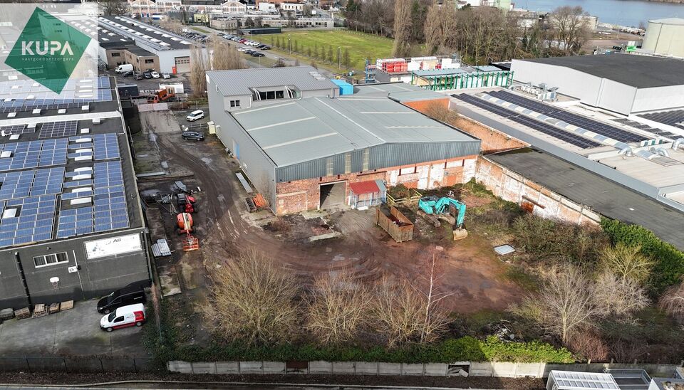 Op een strategische en uitstekend bereikbare ligging in de Pantserschipstraat te Gent wordt een nieuw bedrijvenpark ontwikkeld, bestaande uit 4 ruime en kwalitatieve magazijnunits, bestaande uit: 
- 910 m&sup2; tot 1007 m&sup2; + mezzanine van 288 m&sup2;
- 1088 m&sup2; 