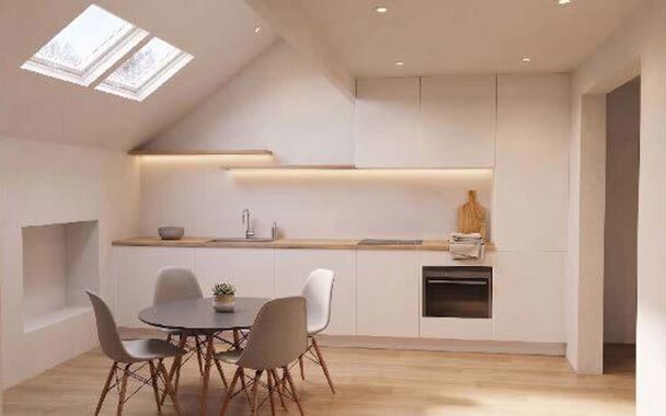 Op een toplocatie in Gent, aan de Koningin Elisabethlaan 108, bevindt zich dit gezellig duplex appartement op de derde verdieping.
Het appartement beschikt over een lichtrijke leefruimte, een ingerichte keuken, &eacute;&eacute;n slaapkamer en een badkamer. Dankzij de