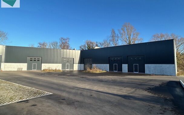 Nieuwbouw magazijn te koop van 256m&sup2; in bedrijvenpark "Denderparc" te Ath.
Deze KMO-units zijn strategisch gelegen langs de Chauss&eacute;e de Mons in Ath, een vlot bereikbare locatie voor zowel lokale ondernemers als bedrijven die actief zijn in de ruimere re