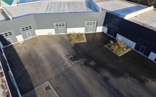 Nouveaux entrep&ocirc;ts &agrave; vendre de 150m&sup2; dans un parc d&rsquo;activit&eacute;s &agrave; Ath

Ces unit&eacute;s PME sont id&eacute;alement situ&eacute;es le long de la Chauss&eacute;e de Mons &agrave; Ath, un emplacement facilement accessible tant pour les entrepreneurs locaux que pour les entreprises 