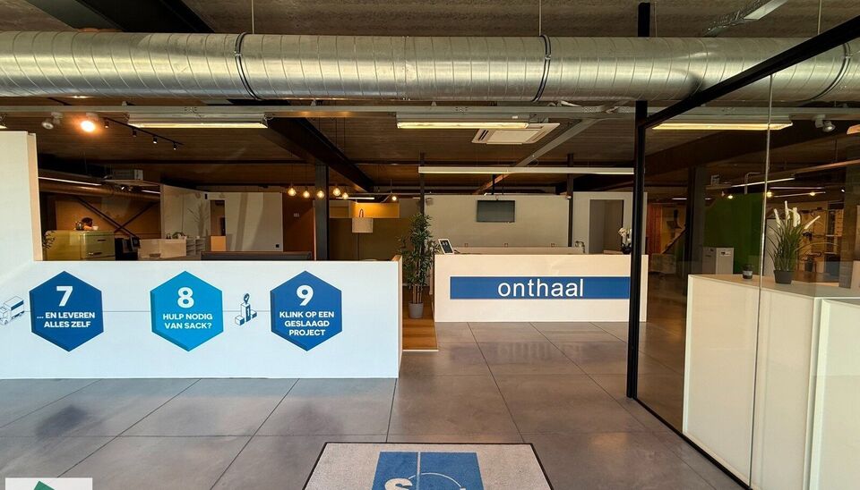 Bent u op zoek naar een ruim en veelzijdig handelspand op een uitstekend bereikbare locatie? Dan is dit commerci&euml;le pand aan de Langestraat 88 te Zottegem een uitstekende opportuniteit.

Met een totale bruikbare oppervlakte van 595 m&sup2; biedt dit pand tal