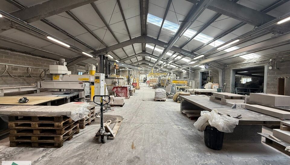 Immeuble polyvalent &agrave; vendre &agrave; Zottegem