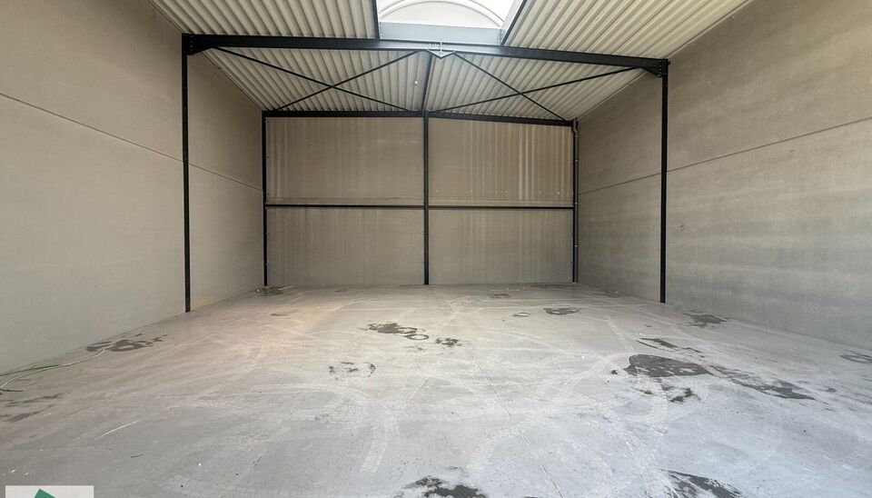 Bent u op zoek naar een strategisch gelegen en kwalitatieve bedrijfsruimte voor uw onderneming? Deze nieuwbouw KMO-unit in het moderne bedrijvenpark Apollo te Anzegem combineert bereikbaarheid, functionaliteit en een professionele uitstraling.

De unit he