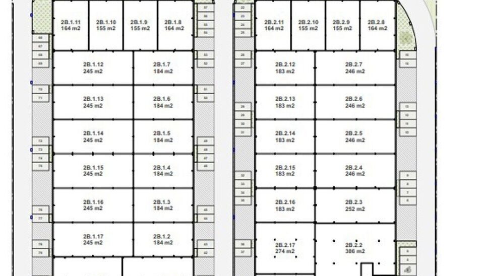 Nieuwbouw KMO Unit van 184m² met 2 parkeerplaatsen te huur op de voormalige papierfabriek site Catala in Drogenbos. Catala Business Park, bestaande uit 19 KMO-Units.  
De loods ligt op een unieke en strategische locatie aan de zuidrand van Brussel, vlak 
