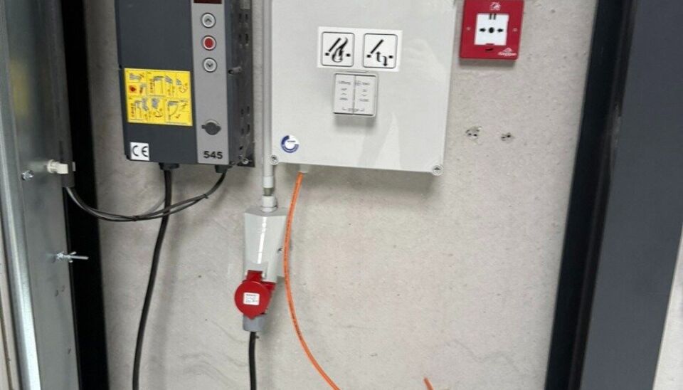 216m&sup2; magazijn te huur met 2 parkeerplaatsen op strategisch ligging ten zuiden van Brussel/Halle en ten noorden van Saintes/Tubize, met uitstekende bereikbaarheid via de E429 en de Ring van Brussel.

De loods heeft een vrije hoogte van 6 meter en is gebo