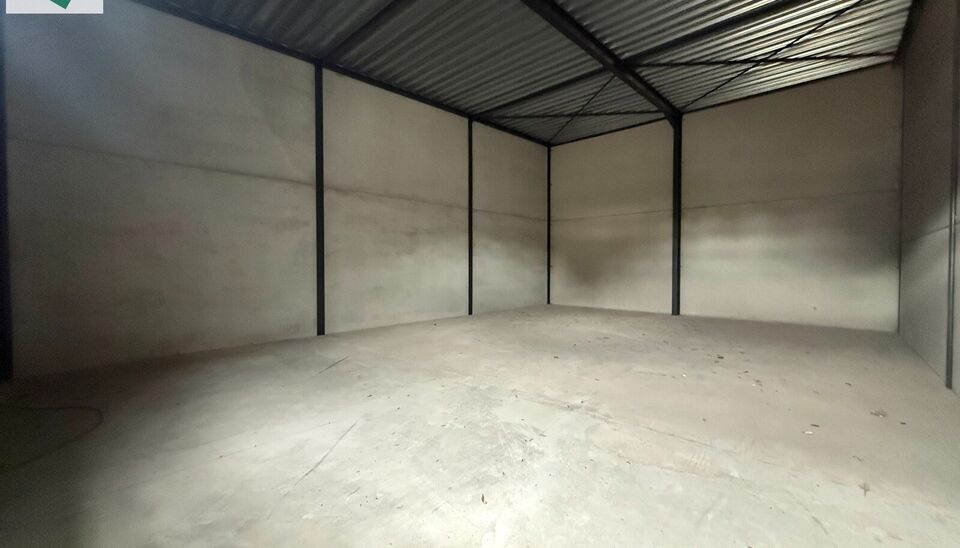 Nieuwbouw magazijn te koop van 150m&sup2; in bedrijvenpark "Denderparc" te Ath.
Deze KMO-units zijn strategisch gelegen langs de Chauss&eacute;e de Mons in Ath, een vlot bereikbare locatie voor zowel lokale ondernemers als bedrijven die actief zijn in de ruimere re