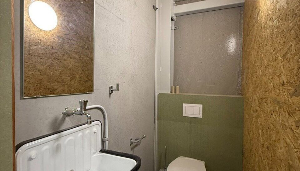 Langs de Pathoekeweg in Brugge verrijst binnenkort het KMO Park PORTIS, dit op de voormalige Philipssite. Met 49 afgewerkte KMO-Units, variërend van 210m² tot 823m², verdeeld over nieuwbouw en vernieuwbouw bedrijfsgebouwen, biedt Portis een moderne en 