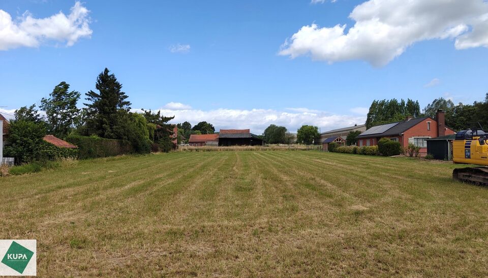 Deze unit maakt deel uit van het nieuw te bouwen Bedrijvenpark Biest in Ronse en heeft een oppervlakte van 232,79m&sup2;, eventueel uit te breiden met een mezzanine van 37,20m&sup2;. De units worden casco aangeboden.

De magazijnen worden opgebouwd uit een duurza