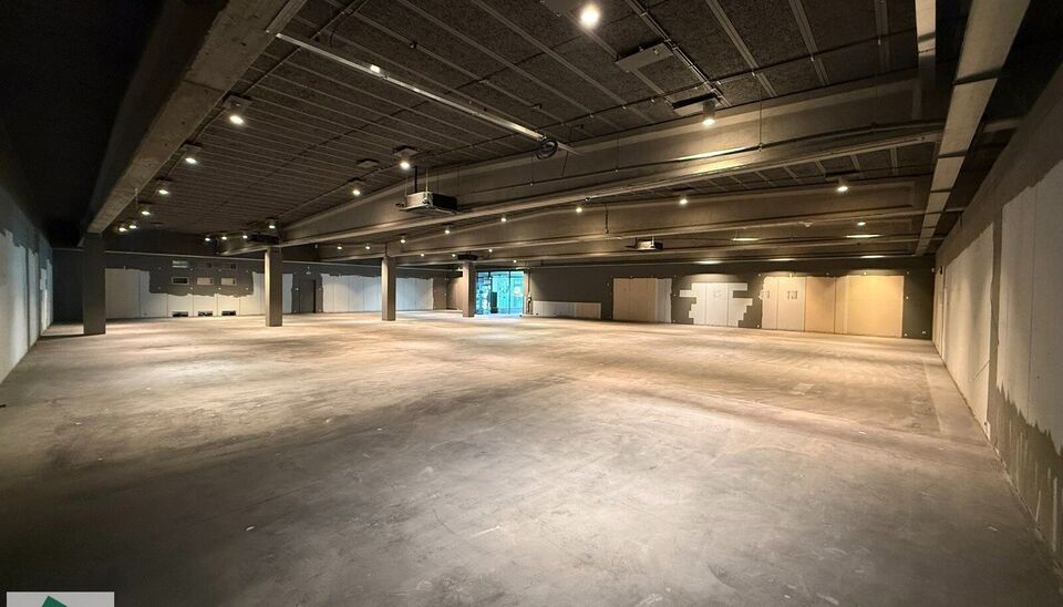 Magasin de peripherie à louer à Menen