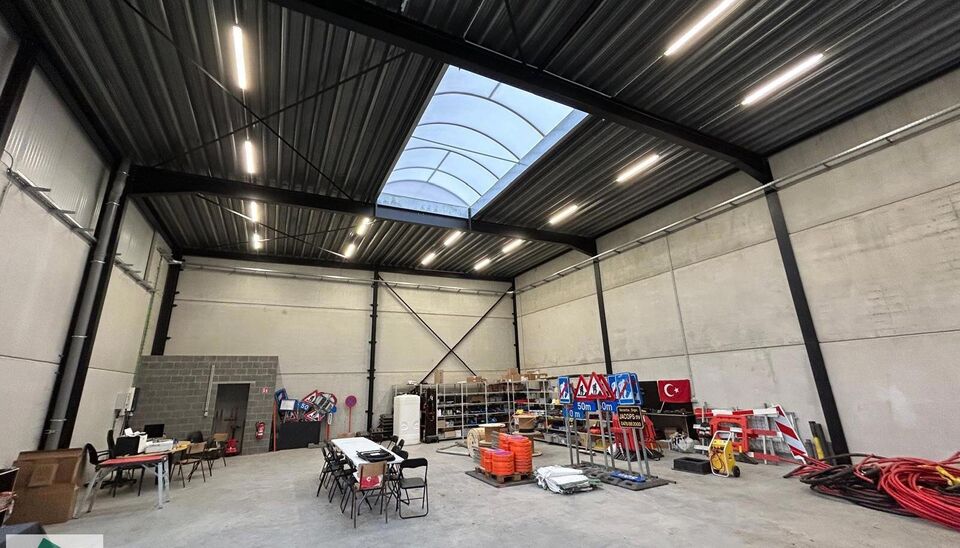 Unit&eacute; pme &agrave; louer &agrave; Lokeren