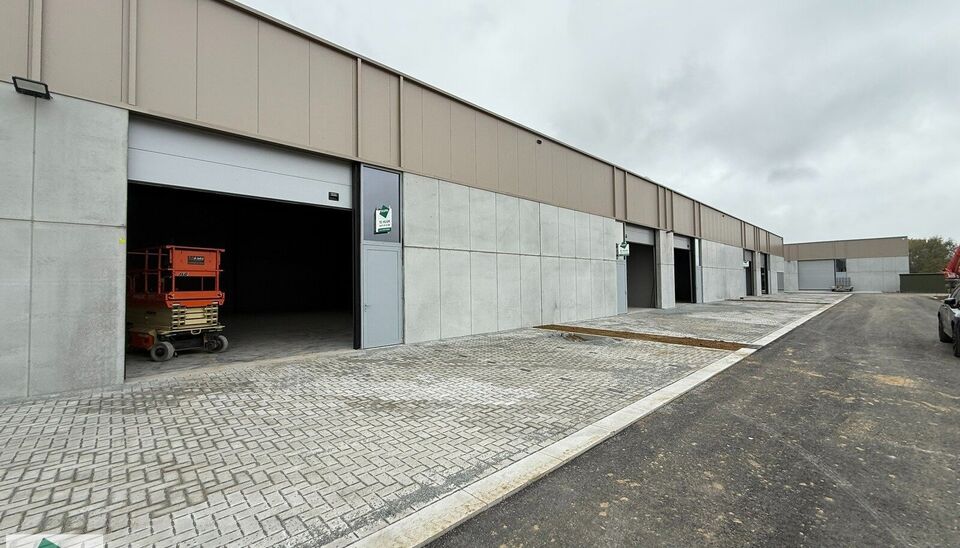 Unit&eacute; pme &agrave; louer &agrave; Tielt