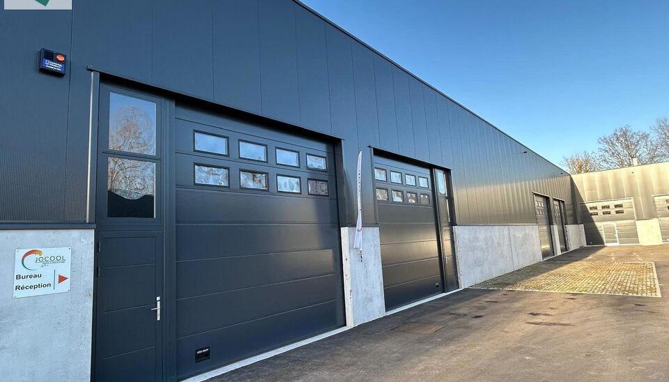 Nouveaux entrep&ocirc;ts &agrave; vendre de 144m&sup2; dans un parc d&rsquo;activit&eacute;s &agrave; Ath

Ces unit&eacute;s PME sont id&eacute;alement situ&eacute;es le long de la Chauss&eacute;e de Mons &agrave; Ath, un emplacement facilement accessible tant pour les entrepreneurs locaux que pour les entreprises 